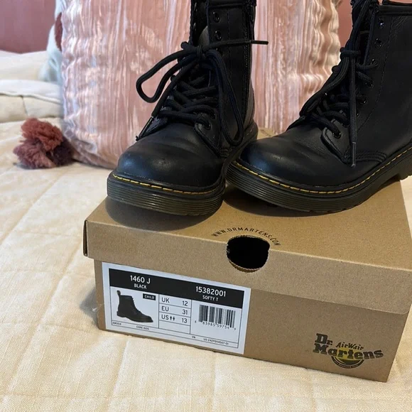 Kids Dr. Martens Boots - Picture 1 of 5
